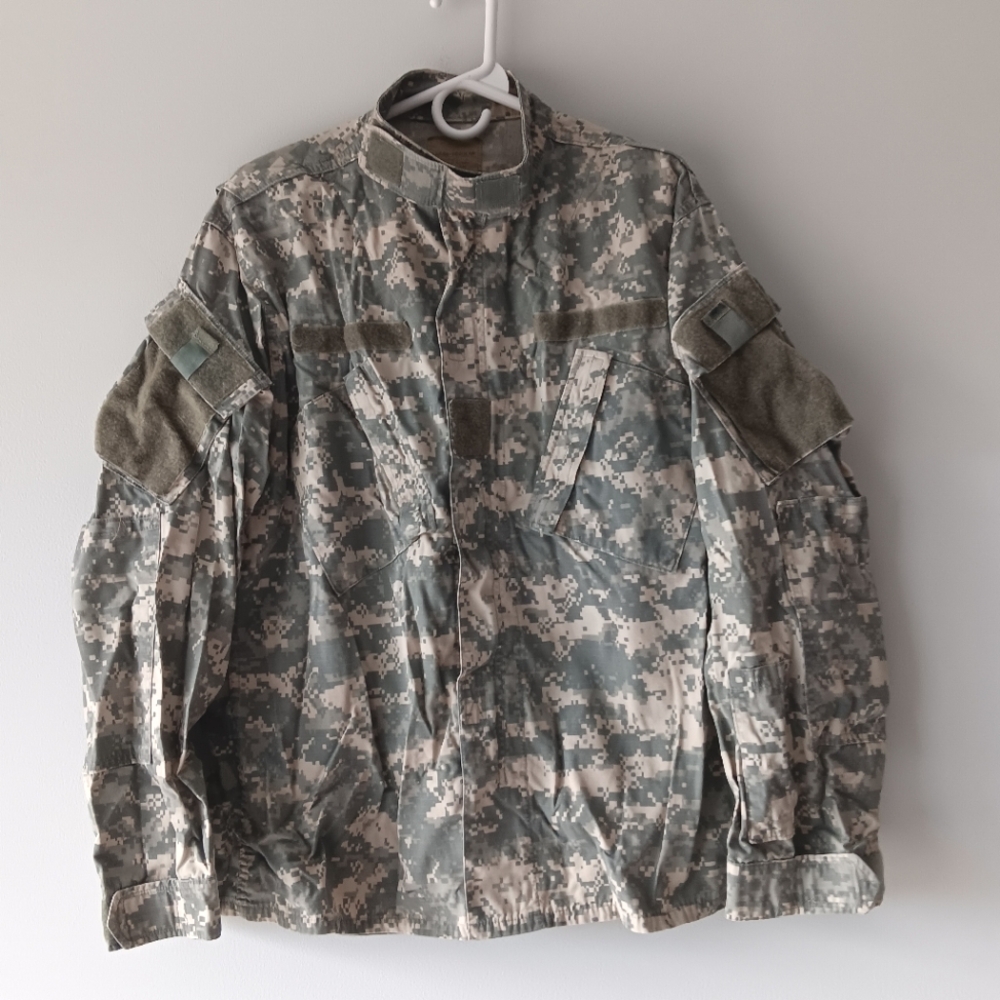 U.S. Army Coat Combat Uniform Nylon Cotton Ripstop Digital Camo Large Regular